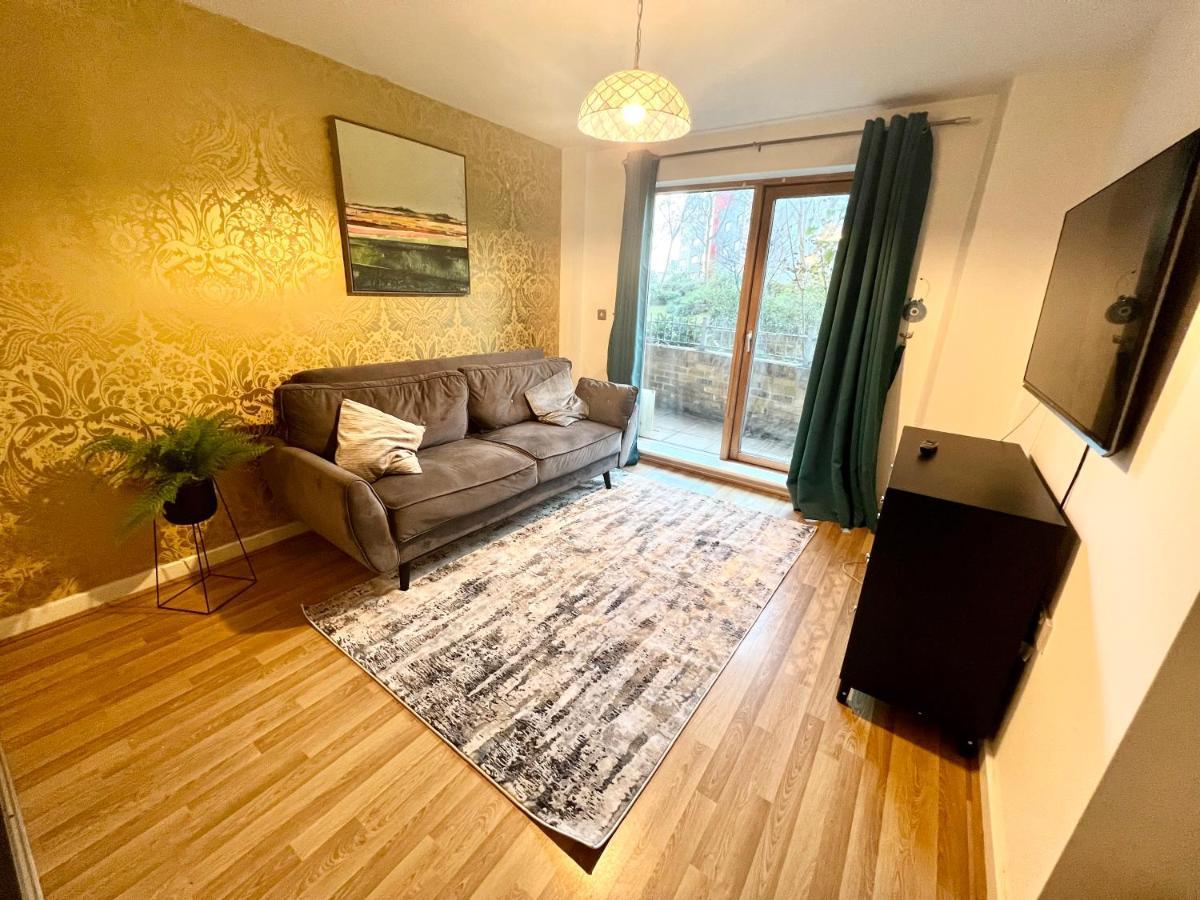 2 Bedroom Apartment Near Olympic Park With Free Parking 런던 외부 사진