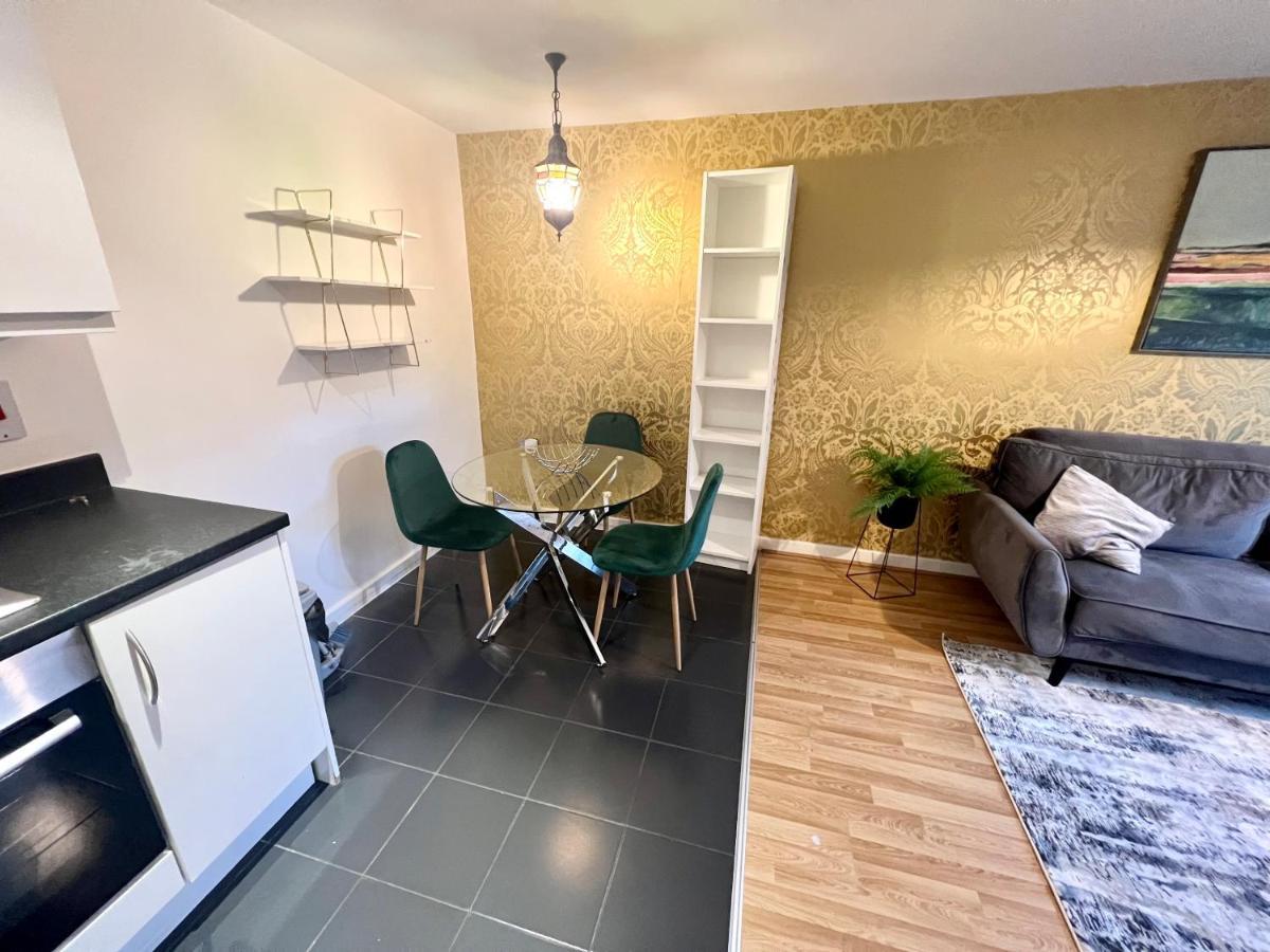 2 Bedroom Apartment Near Olympic Park With Free Parking 런던 외부 사진