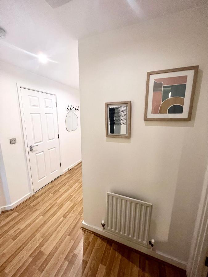 2 Bedroom Apartment Near Olympic Park With Free Parking 런던 외부 사진